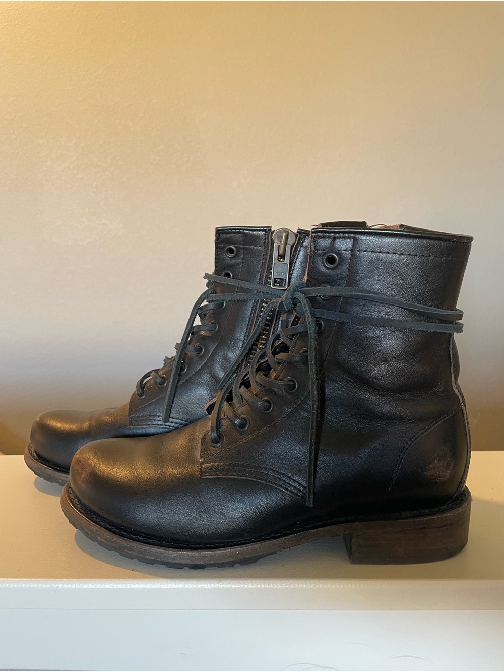 Freebird Manchester Black Leather Size 7 Lace-Up Side-Zip Boots